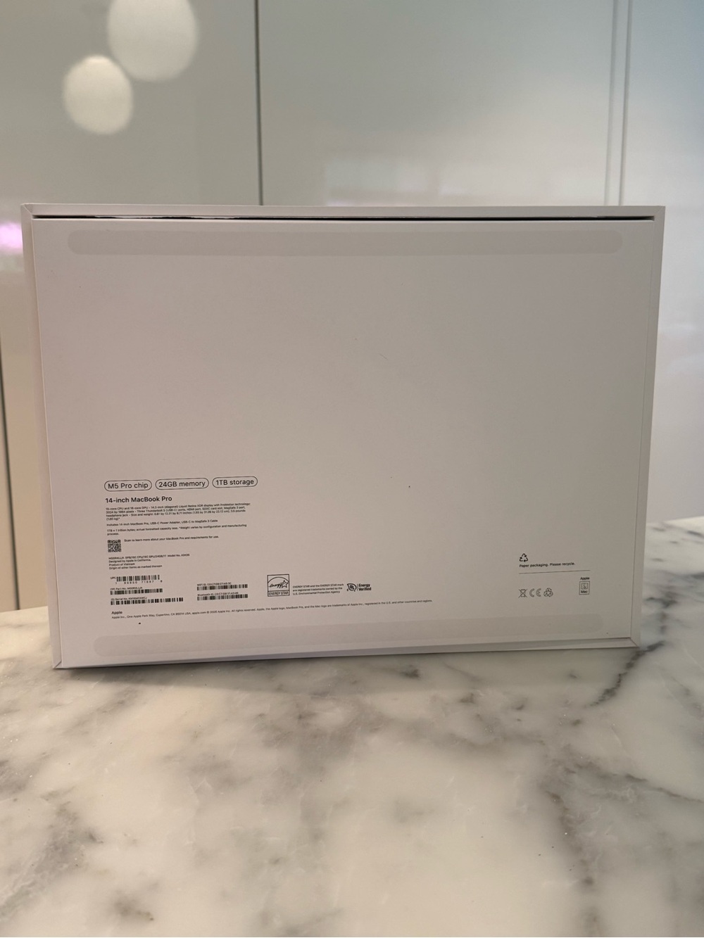 MacBook Pro Box 14 inch - Picture 5 of 5
